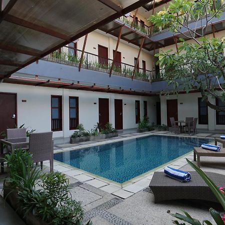 فندق Reddoorz Near Legian Street المظهر الخارجي الصورة