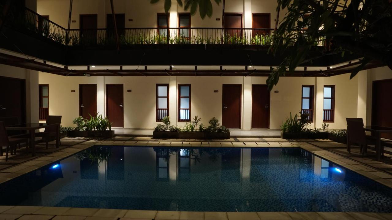 فندق Reddoorz Near Legian Street المظهر الخارجي الصورة
