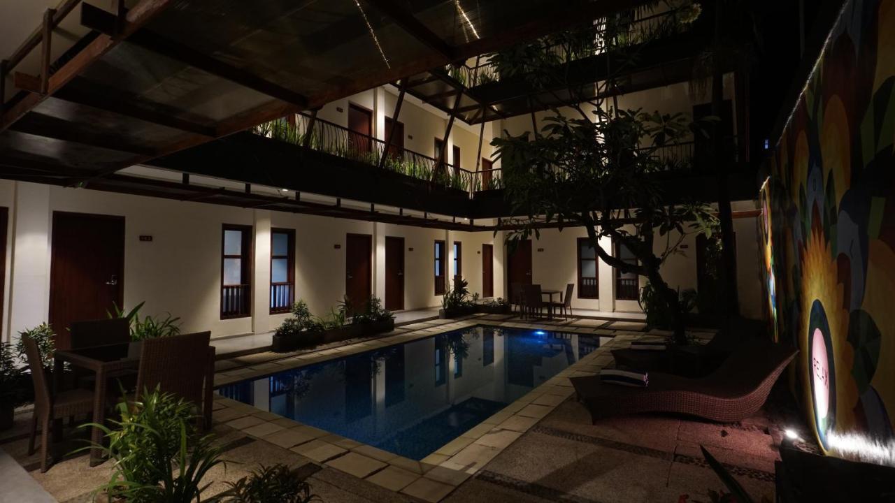 فندق Reddoorz Near Legian Street المظهر الخارجي الصورة